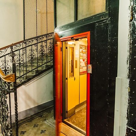Centric Lifestyle Apartments Budapest Bagian luar foto