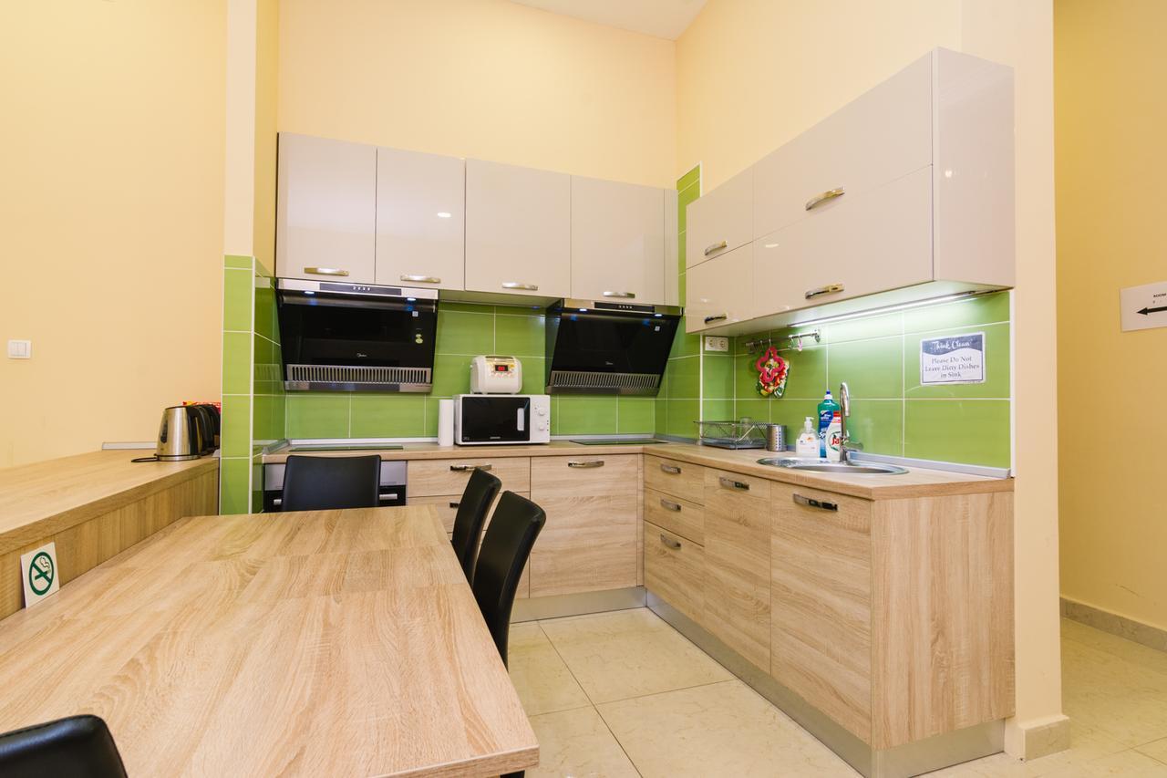 Centric Lifestyle Apartments Budapest Bagian luar foto